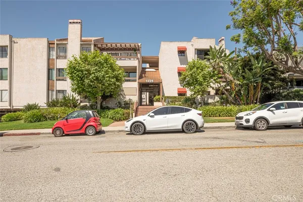 $1,149,000 | 1325 Valley View Road, Unit 301, Glendale, CA 91202