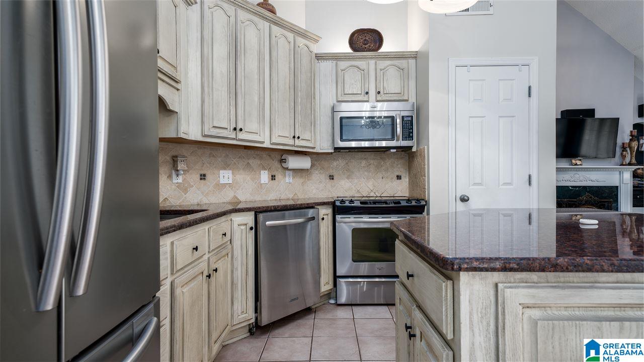 120 Spring Place Alabaster, AL 35007 - Photo 8 of 35 Gallery Image 8