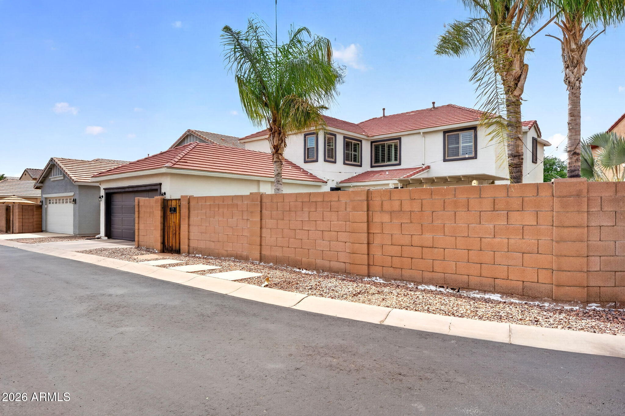 1729 South Reseda Street Gilbert, AZ 85295 - Photo 52 of 52 a house with a outdoor space