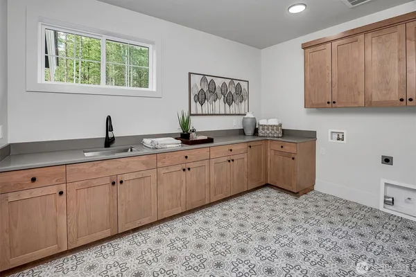 $2,325,000 | 43592 Southeast 145th Street, North Bend, WA 98045