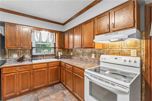 $275,000 | 1216 South St Louis Street, Concordia, MO 64020