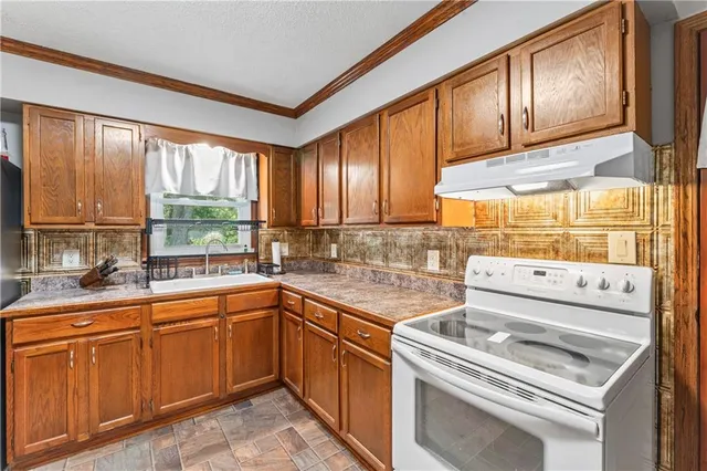 $275,000 | 1216 South St Louis Street, Concordia, MO 64020