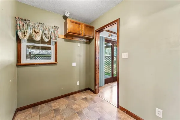 $275,000 | 1216 South St Louis Street, Concordia, MO 64020