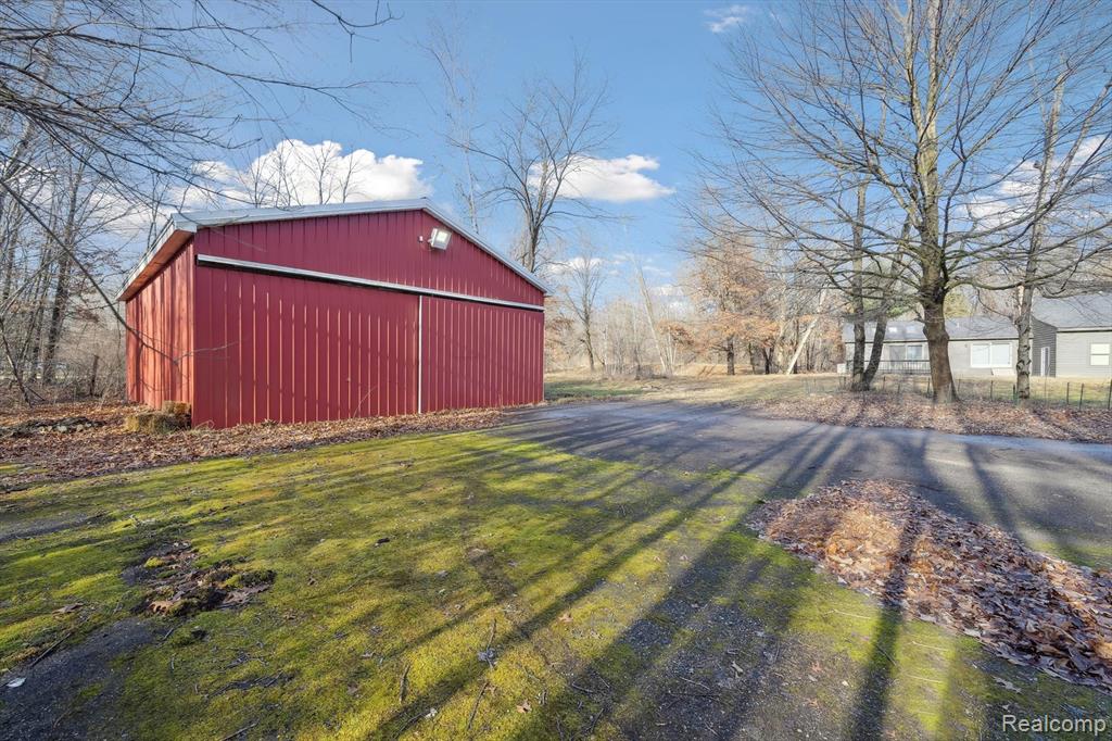 8270 McClements Road Brighton, MI 48114 - Photo 24 of 25 Gallery Image 24