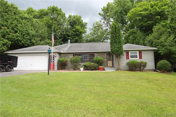 $3,500 | 24 Forest Road, New Hartford, NY 13501
