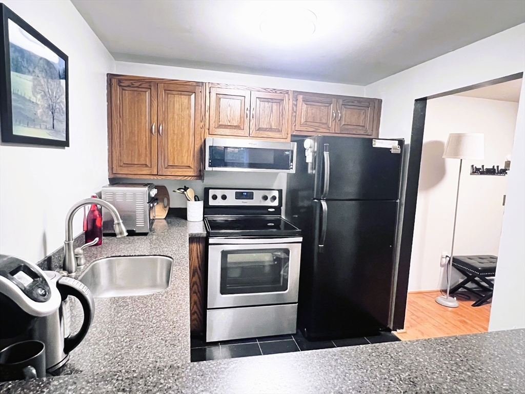 35 Berlin Street, Unit 11 Clinton, MA 01510 - Photo 6 of 14