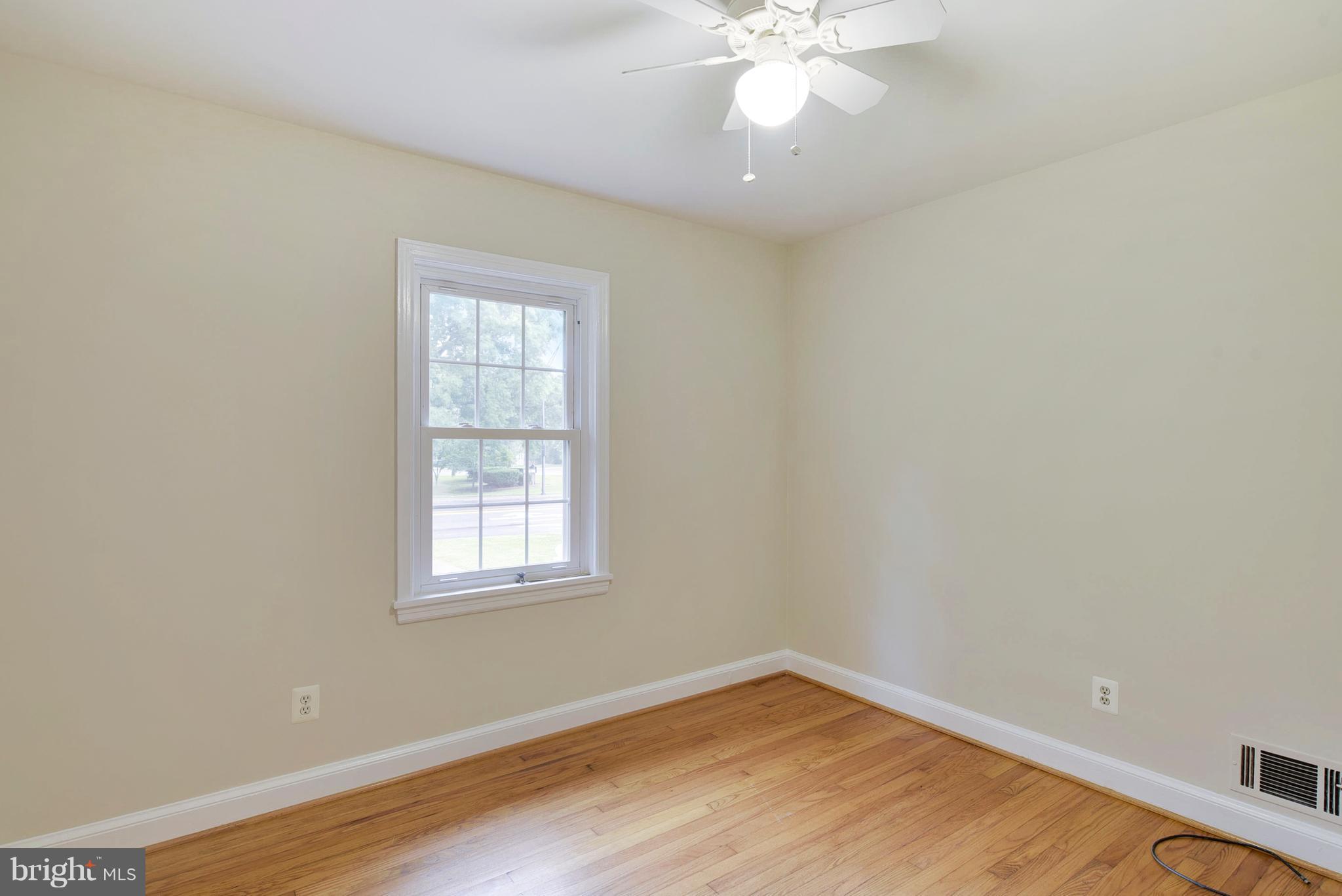 8919 Sudley Road Manassas, VA 20110 - Photo 11 of 26 All BRs have overhead lighting