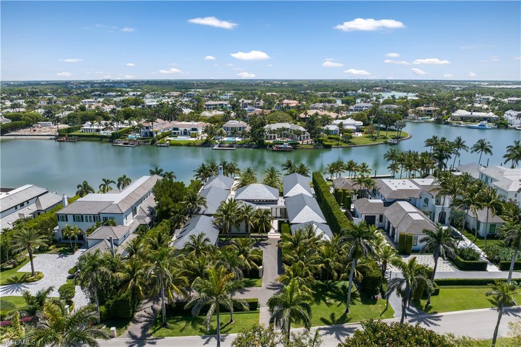 3655 Fort Charles Drive Naples, FL 34102 - Photo 3 of 50 a view of a city