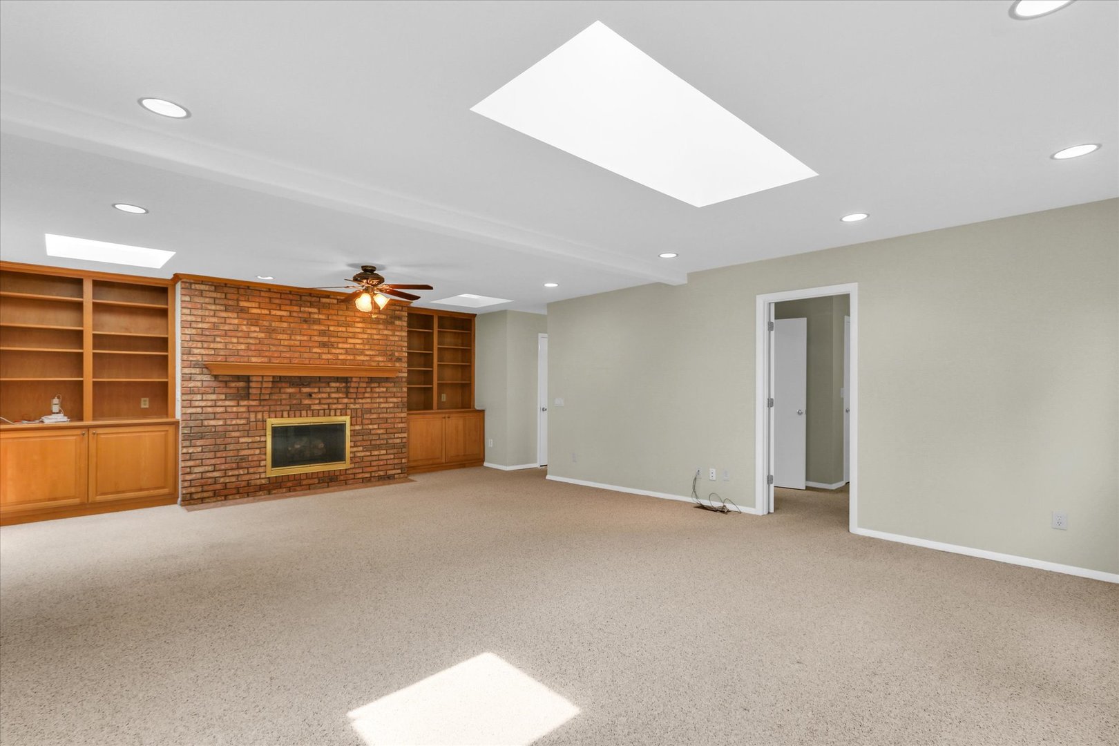 1711 Ridge Road Champaign, IL 61821 - Photo 25 of 49 Gallery Image 25