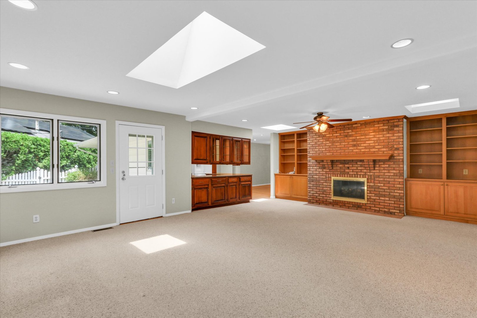 1711 Ridge Road Champaign, IL 61821 - Photo 26 of 49 Gallery Image 26