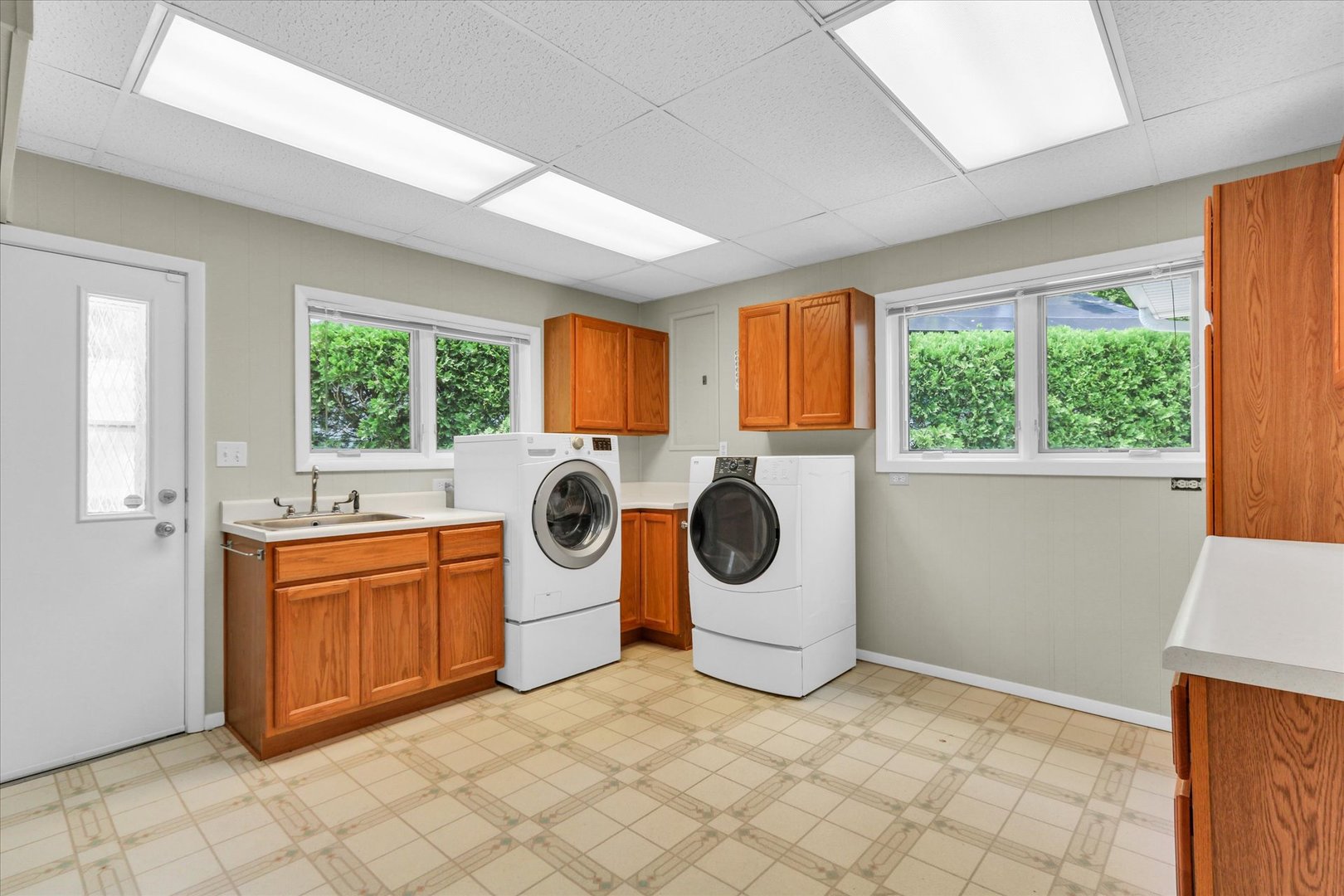 1711 Ridge Road Champaign, IL 61821 - Photo 42 of 49 Gallery Image 42