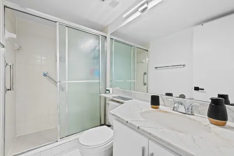 $3,400 | 600 Northeast 36th Street, Unit 606, Miami, FL 33137