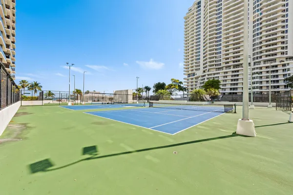 $3,400 | 600 Northeast 36th Street, Unit 606, Miami, FL 33137