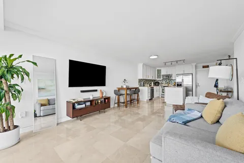 $3,400 | 600 Northeast 36th Street, Unit 606, Miami, FL 33137