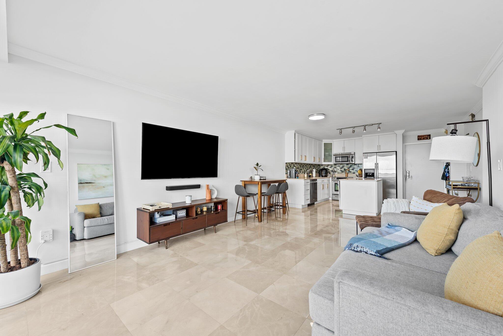 600 Northeast 36th Street, Unit 606 Miami, FL 33137 - Photo 2 of 24 Living/Kitchen