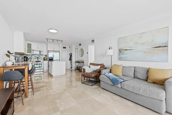 $3,400 | 600 Northeast 36th Street, Unit 606, Miami, FL 33137