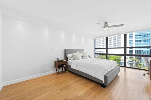 $3,400 | 600 Northeast 36th Street, Unit 606, Miami, FL 33137