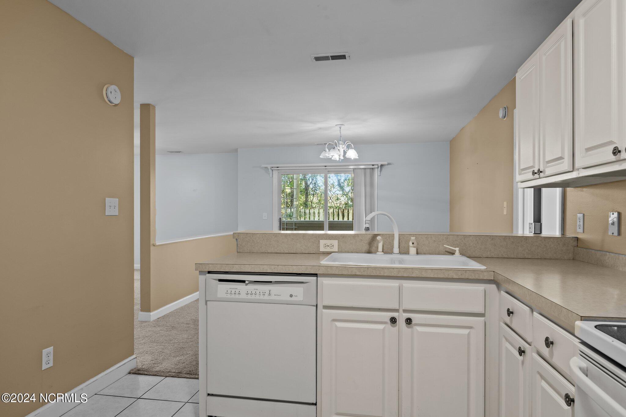 404 Commerce Avenue, Unit B Morehead City, NC 28557 - Photo 13 of 46 Kitchen