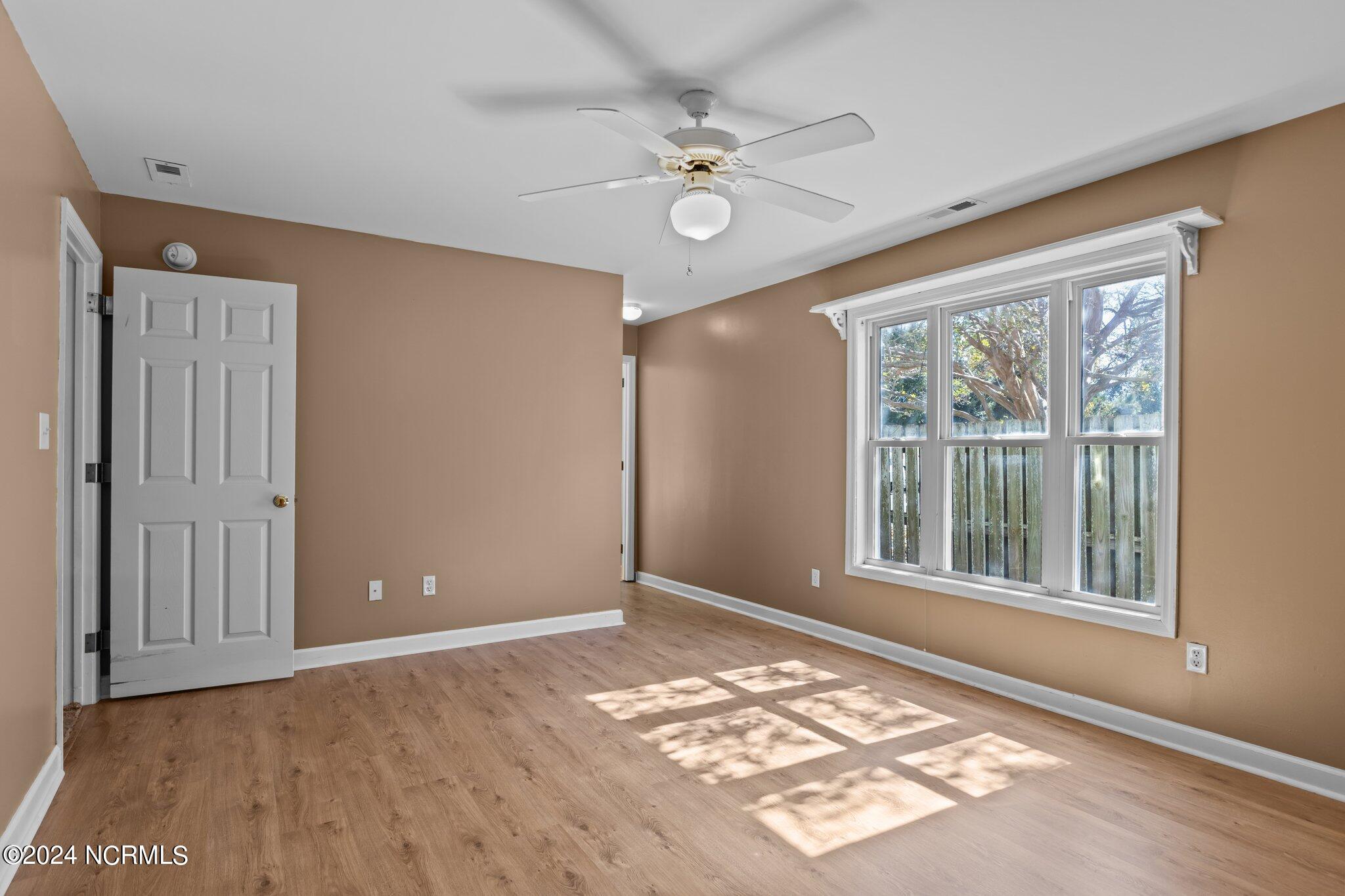 404 Commerce Avenue, Unit B Morehead City, NC 28557 - Photo 19 of 46 Primary Bedroom