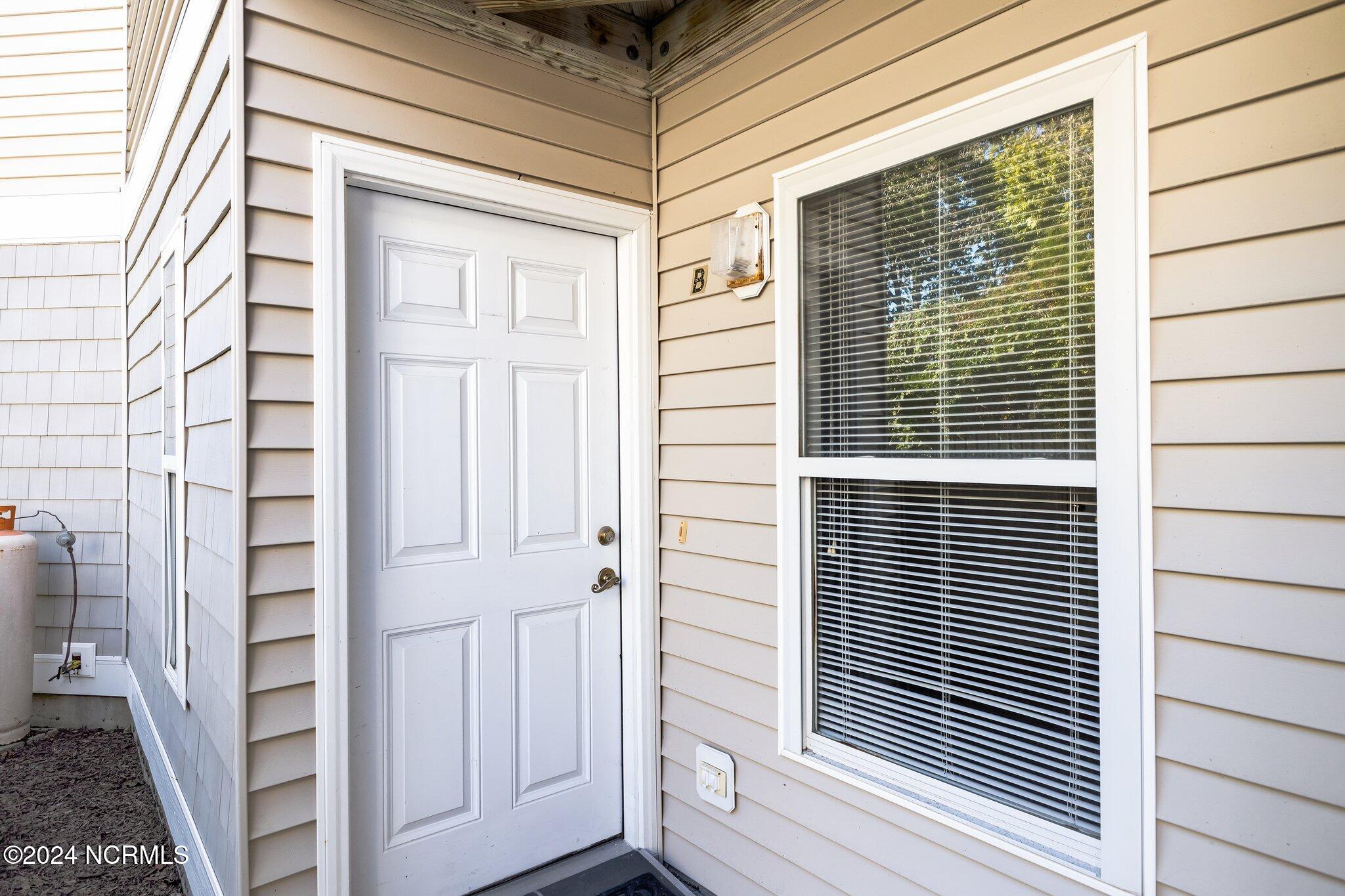 404 Commerce Avenue, Unit B Morehead City, NC 28557 - Photo 2 of 46 Entrance