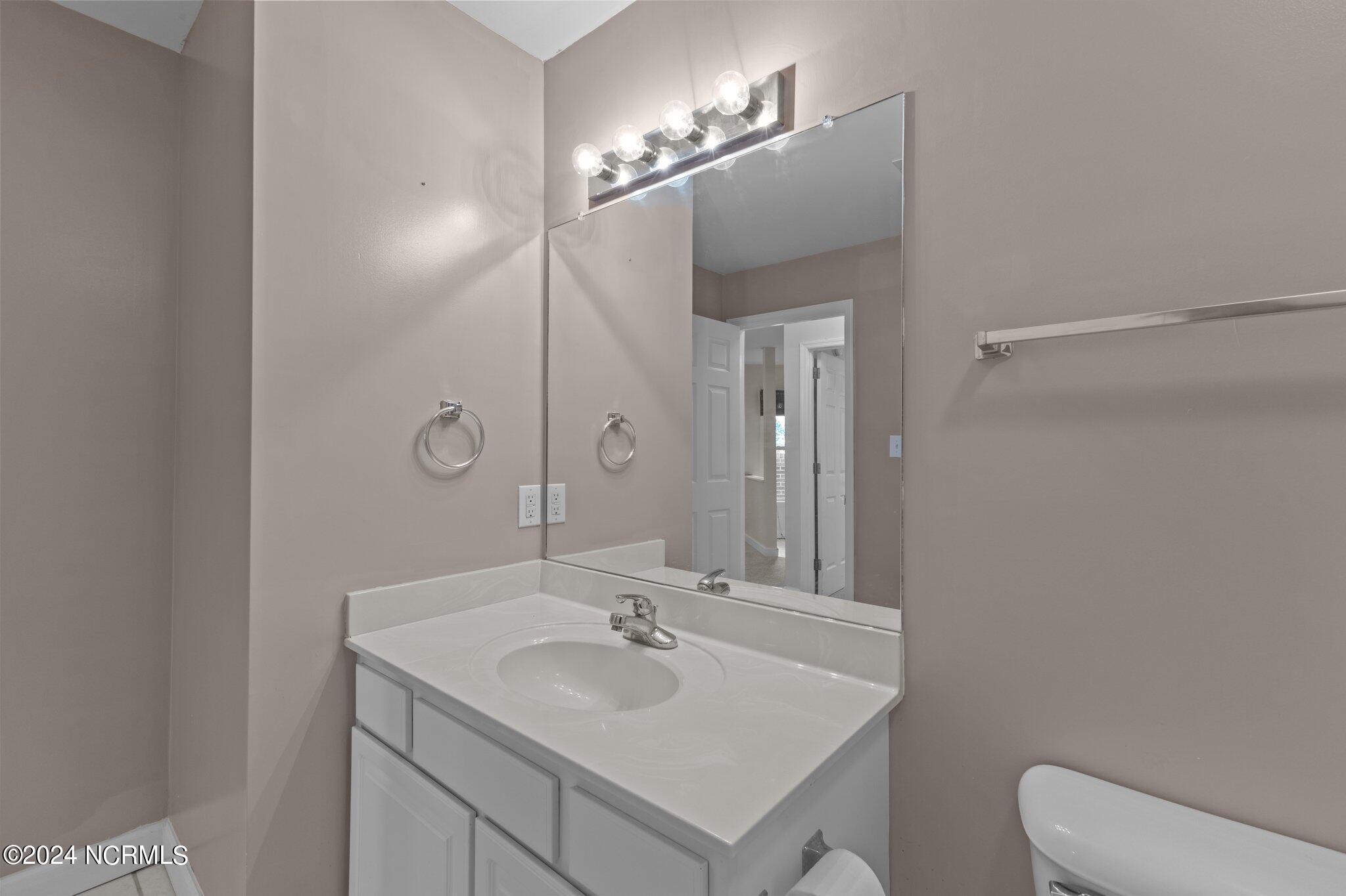 404 Commerce Avenue, Unit B Morehead City, NC 28557 - Photo 30 of 46 2nd Full Bath