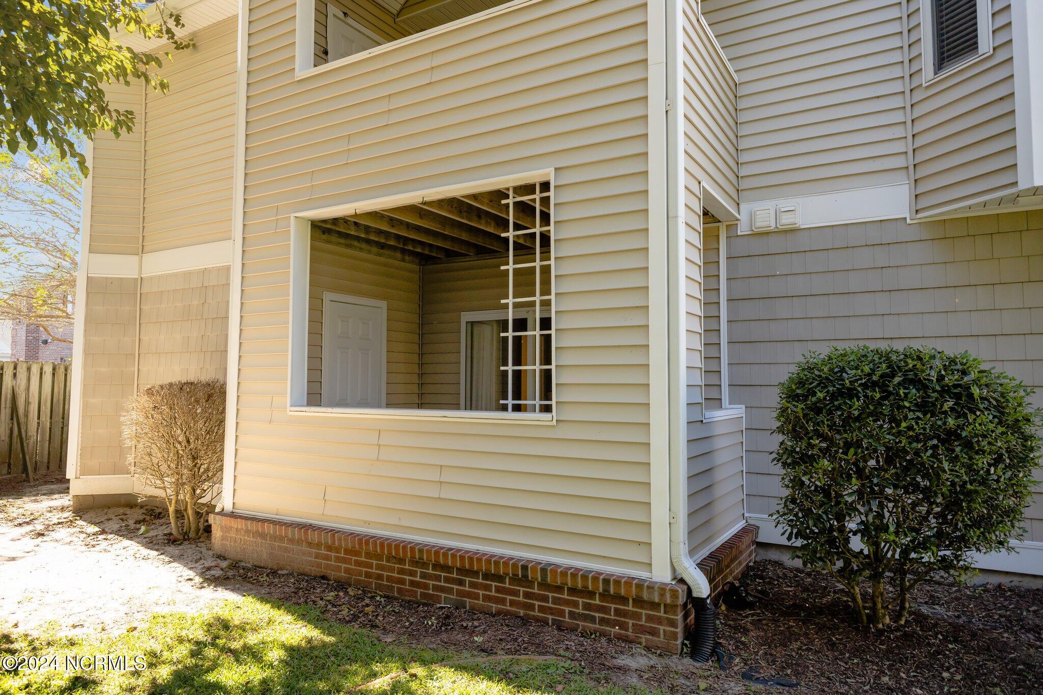 404 Commerce Avenue, Unit B Morehead City, NC 28557 - Photo 35 of 46 Back Exterior