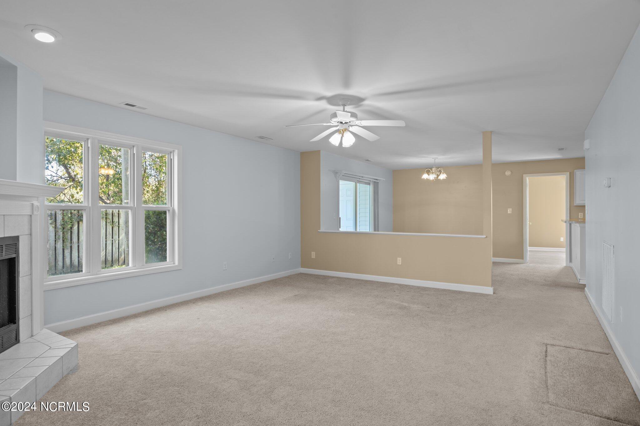 404 Commerce Avenue, Unit B Morehead City, NC 28557 - Photo 4 of 46 Living Room
