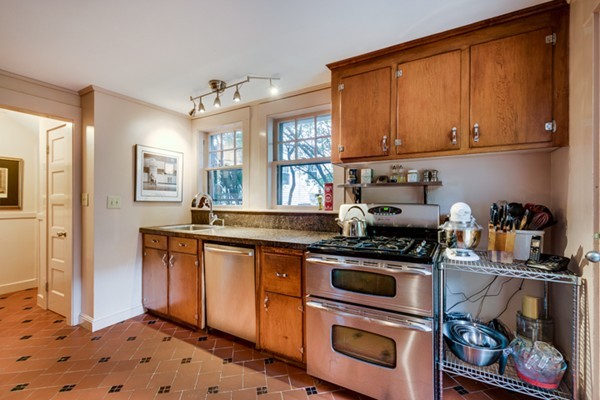 16 Avondale Road Newton, MA 02459 - Photo 12 of 22