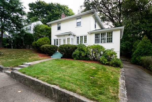 16 Avondale Road Newton, MA 02459 - Photo 2 of 22