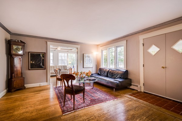 16 Avondale Road Newton, MA 02459 - Photo 3 of 22