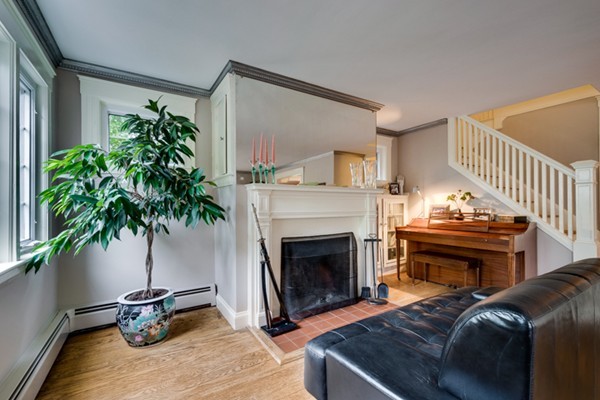 16 Avondale Road Newton, MA 02459 - Photo 4 of 22