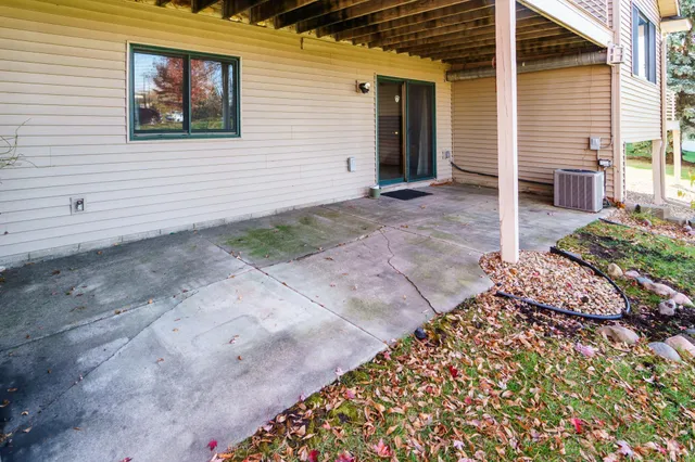 $329,900 | 4148 93rd Avenue North, Brooklyn Park, MN 55443