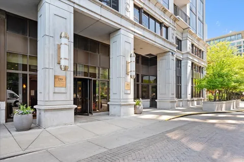 $329,000 | 233 East 13th Street, Unit 508, Chicago, IL 60605