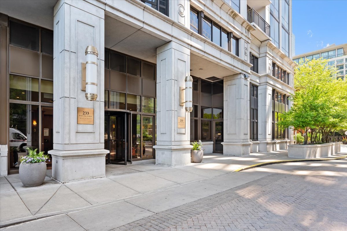 233 East 13th Street, Unit 508 Chicago, IL 60605 - Photo 2 of 27