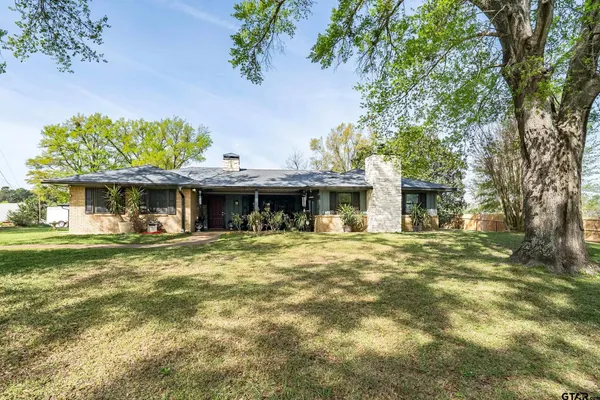 $440,000 | 15549 County Road 1104, Flint, TX 75762