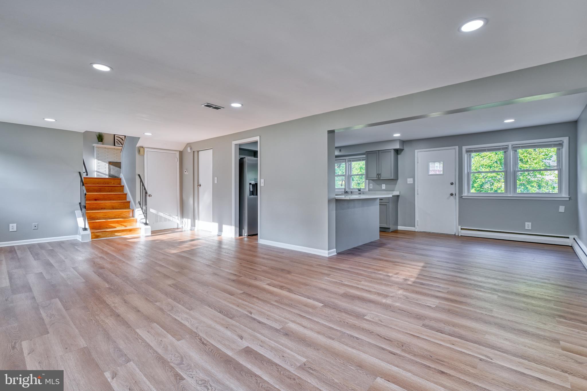703 Shelley Road Towson, MD 21286 - Photo 6 of 40 New flooring!