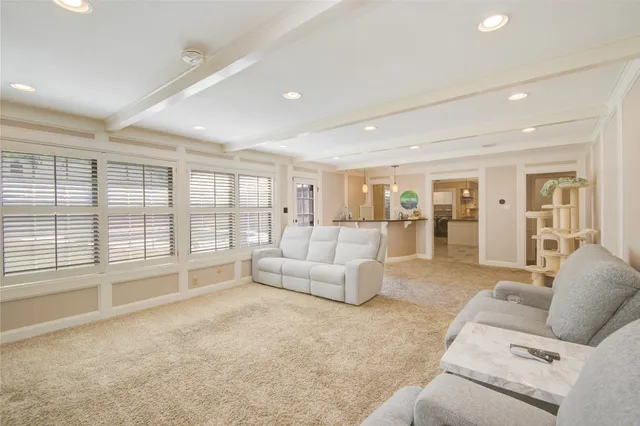 $425,000 | 5623 Bermuda Dunes Drive, Houston, TX 77069