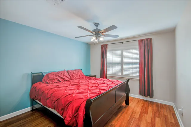 $425,000 | 5623 Bermuda Dunes Drive, Houston, TX 77069