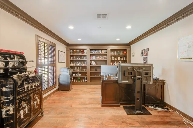 $425,000 | 5623 Bermuda Dunes Drive, Houston, TX 77069