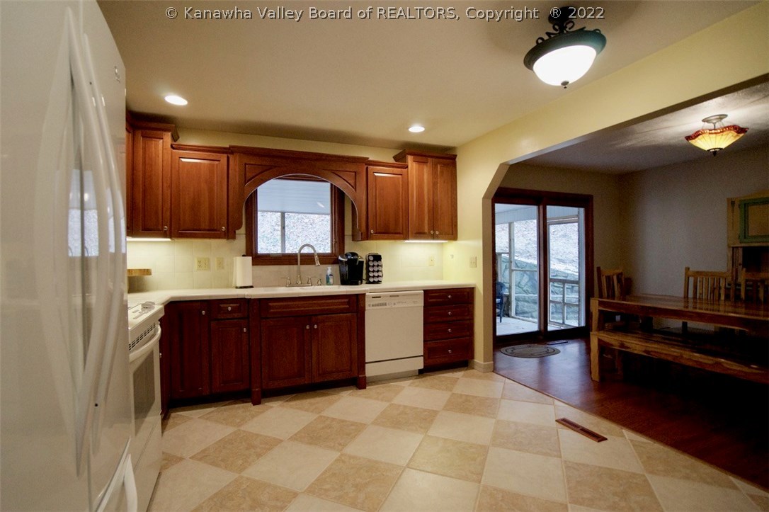 761 Lower Donnally Road Charleston, WV 25304 - Photo 7 of 30 Gallery Image 7