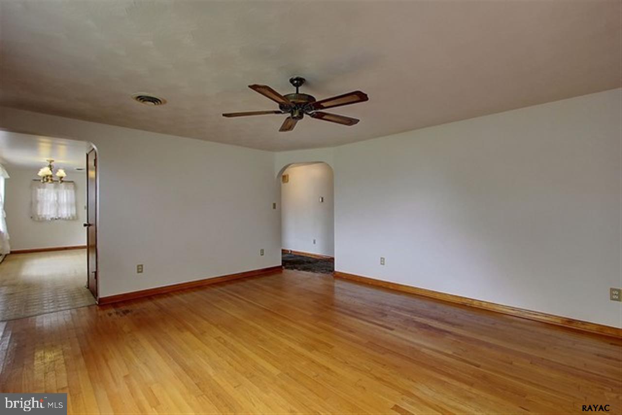 6022 Wildasin Road Spring Grove, PA 17362 - Photo 3 of 26