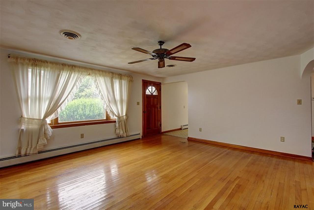 6022 Wildasin Road Spring Grove, PA 17362 - Photo 4 of 26