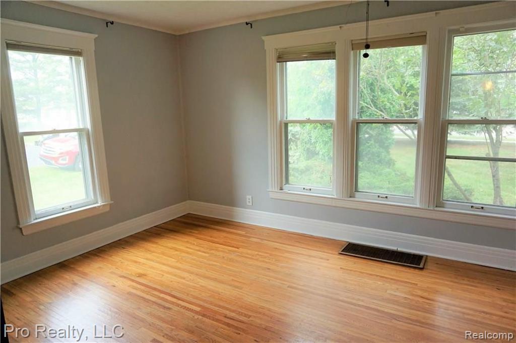 21045 Gill Road Farmington Hills, MI 48335 - Photo 10 of 19
