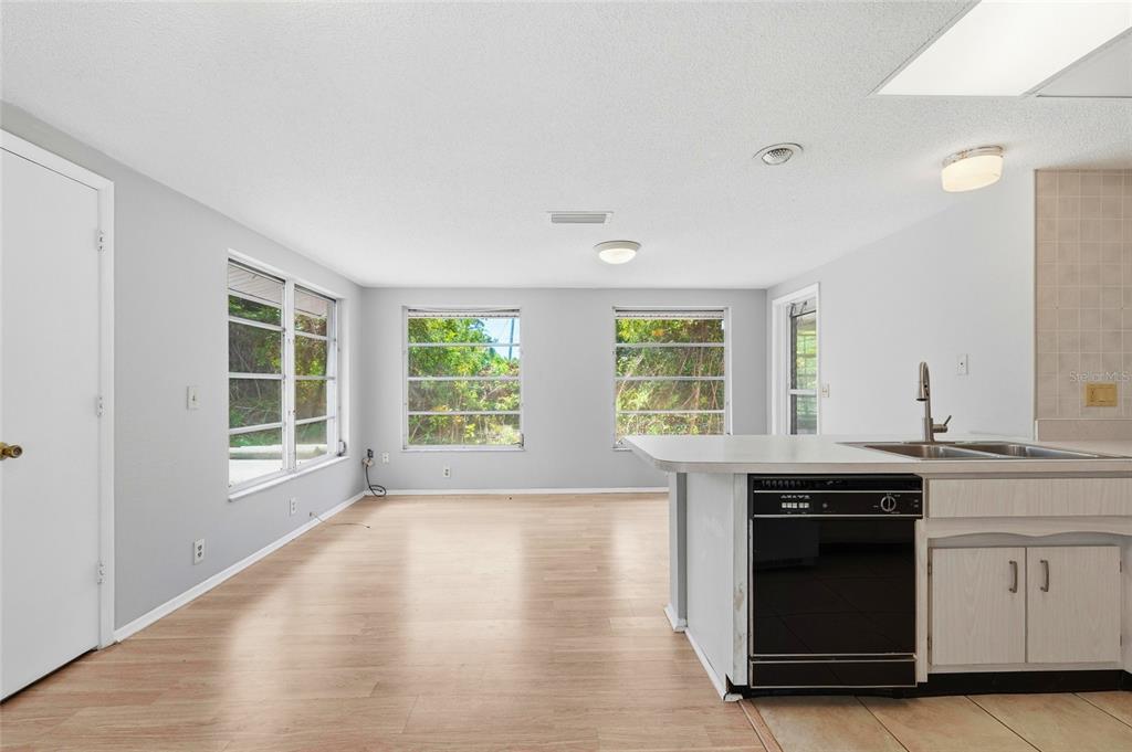 875 Ponderosa Road Venice, FL 34293 - Photo 12 of 51