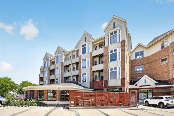 $199,900 | 301 Harbour Town Drive, Unit 230, Madison, WI 53717