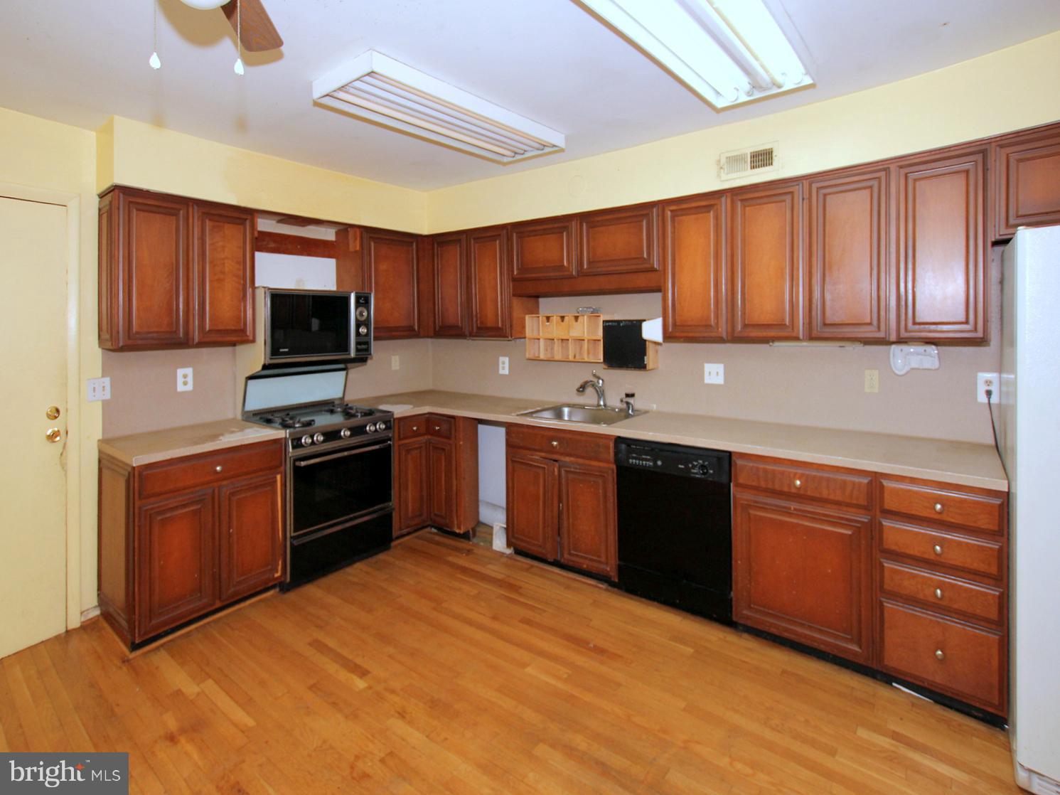 13231 Highland Road Highland, MD 20777 - Photo 3 of 30 Kitchen