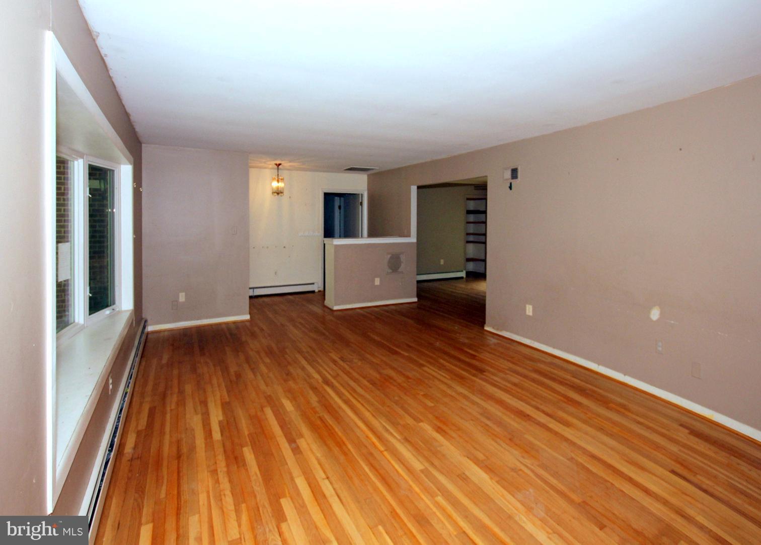 13231 Highland Road Highland, MD 20777 - Photo 23 of 30 Living Room