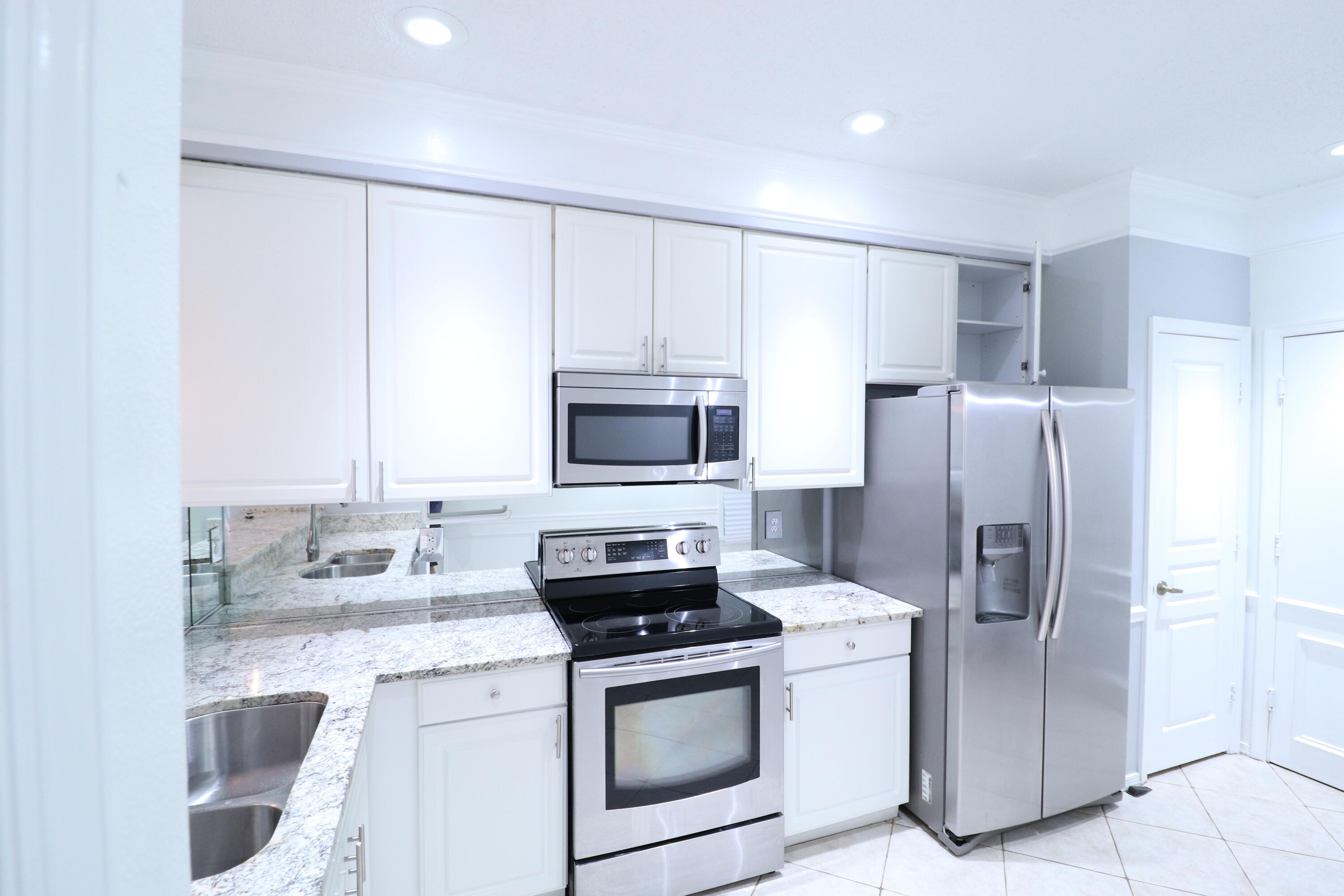 5469 Grand Park Place Boca Raton, FL 33431 - Photo 8 of 36 IMG_2470