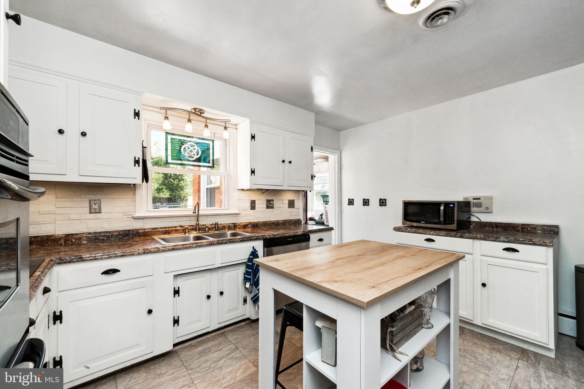 8907 Stonewall Road Manassas, VA 20110 - Photo 12 of 41