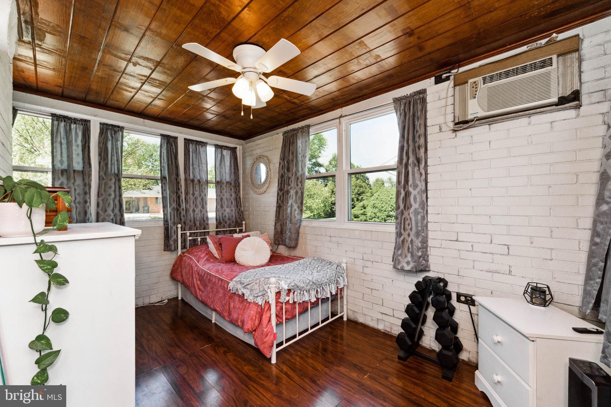 8907 Stonewall Road Manassas, VA 20110 - Photo 17 of 41